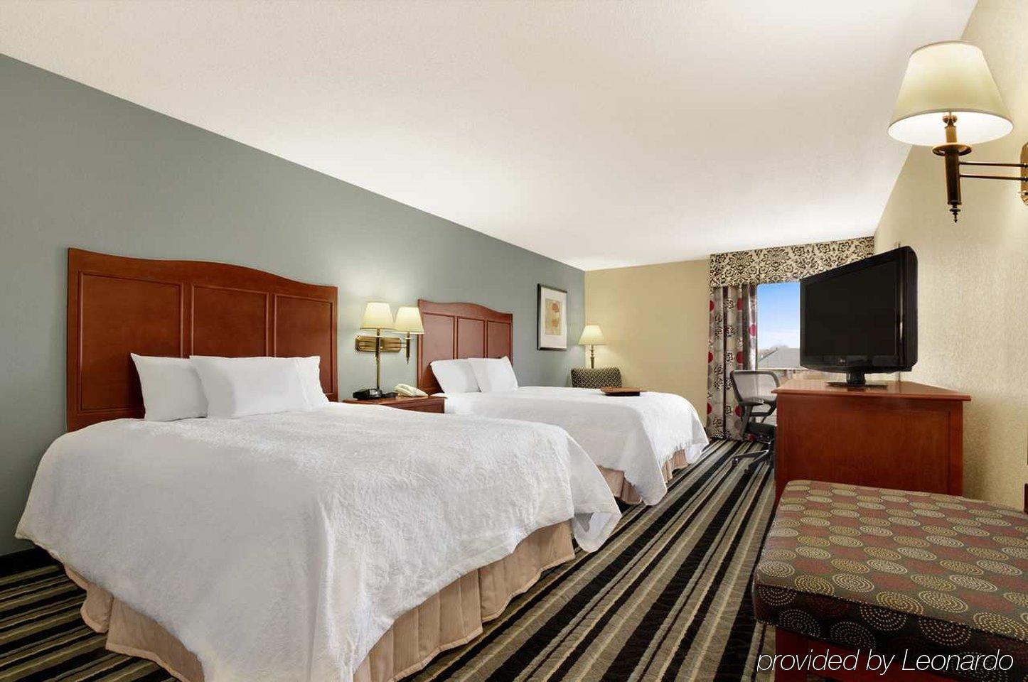 คลาเรียน พอยต์ ฮันต์สวิลล์ รีเสิร์ช พาร์ค Hotel ภายนอก รูปภาพ