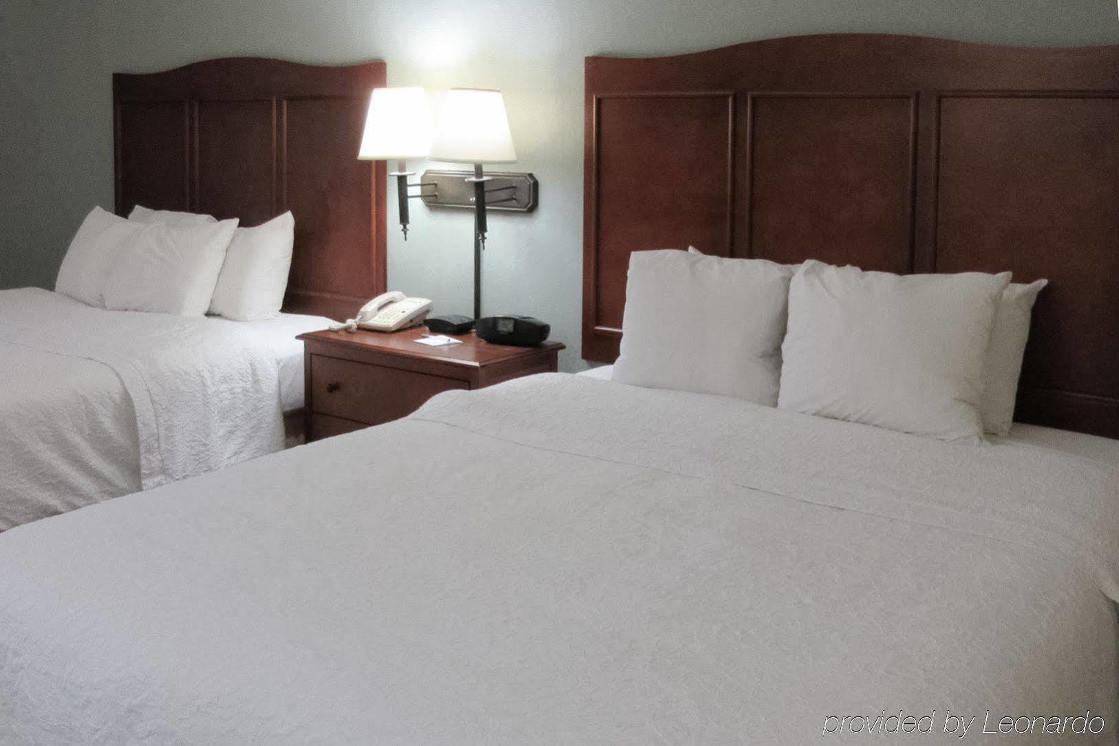 คลาเรียน พอยต์ ฮันต์สวิลล์ รีเสิร์ช พาร์ค Hotel ภายนอก รูปภาพ