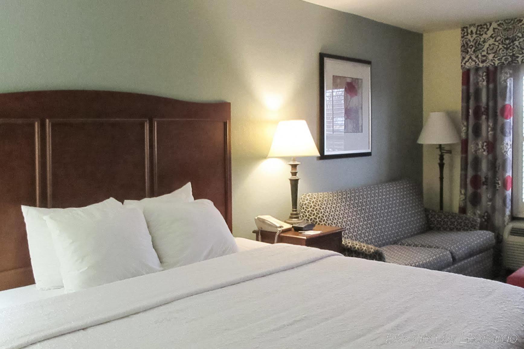 คลาเรียน พอยต์ ฮันต์สวิลล์ รีเสิร์ช พาร์ค Hotel ภายนอก รูปภาพ