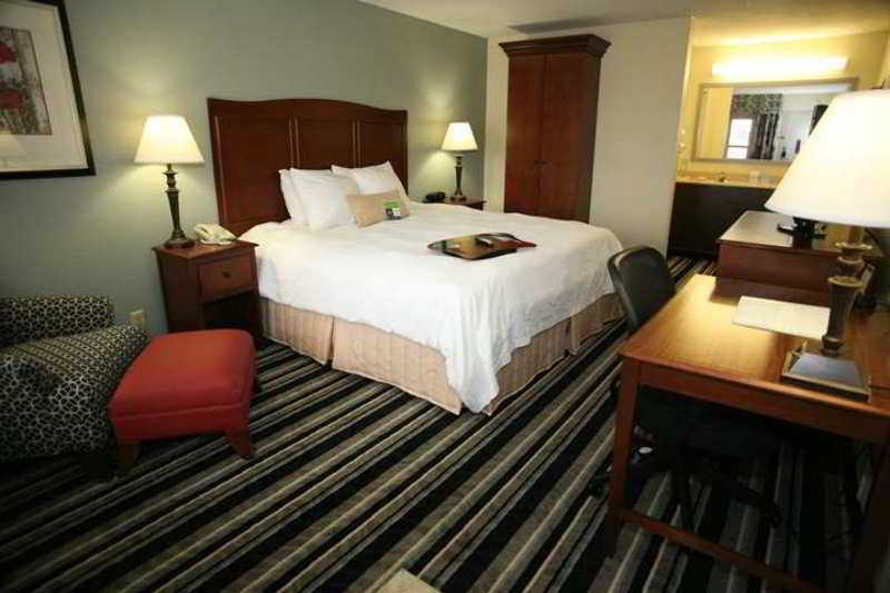 คลาเรียน พอยต์ ฮันต์สวิลล์ รีเสิร์ช พาร์ค Hotel ภายนอก รูปภาพ